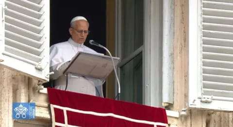 El papa León XIV realizó este domingo un nuevo llamado urgente por la paz